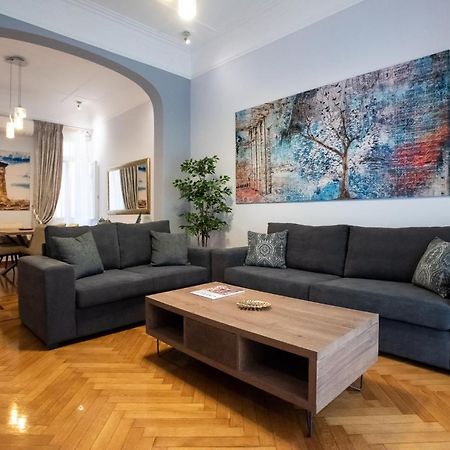 Blue Ark Lavish Sauna Suite Athén Kültér fotó