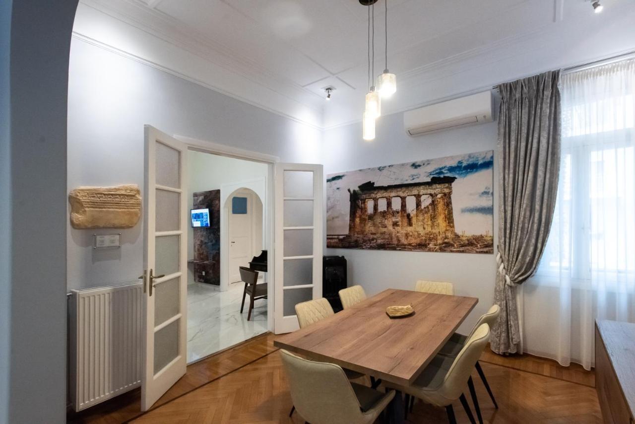 Blue Ark Lavish Sauna Suite Athén Kültér fotó